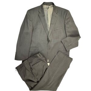 Jos A Bank 2 Piece Suit 46S Gray Wool Tailored Fit 40 Waist Blazer Jacket Pant